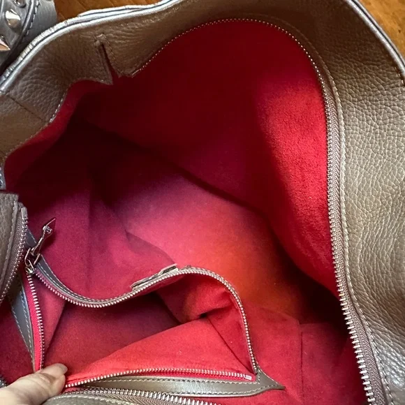 Gorgeous Christian Louboutin Eloise Tassel Hobo Shoulder Bag - Picture 13 of 16